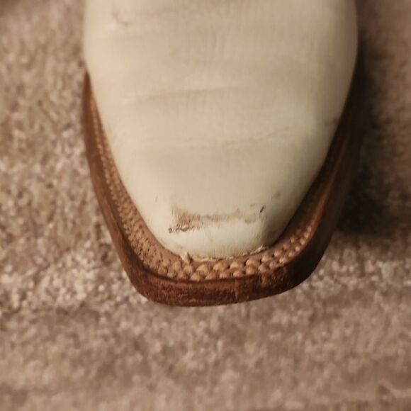 Dos De Oro Women's White Leather Western Boots w/ Gold Stitch Detailing Size 6 - Picture 7 of 14